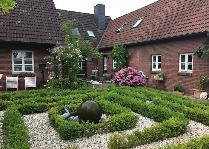 Greetsiel Am Hafen 