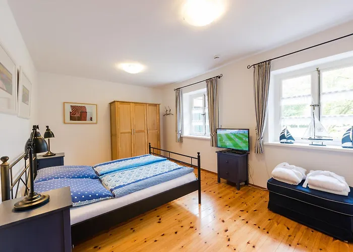 Greetsiel Am Hafen 